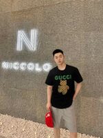 GUCCI (グッチ) 偽物 芸能人 刺繍丸首半袖Tシャツ