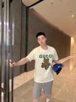 GUCCI (グッチ) 偽物 芸能人 刺繍丸首半袖Tシャツ