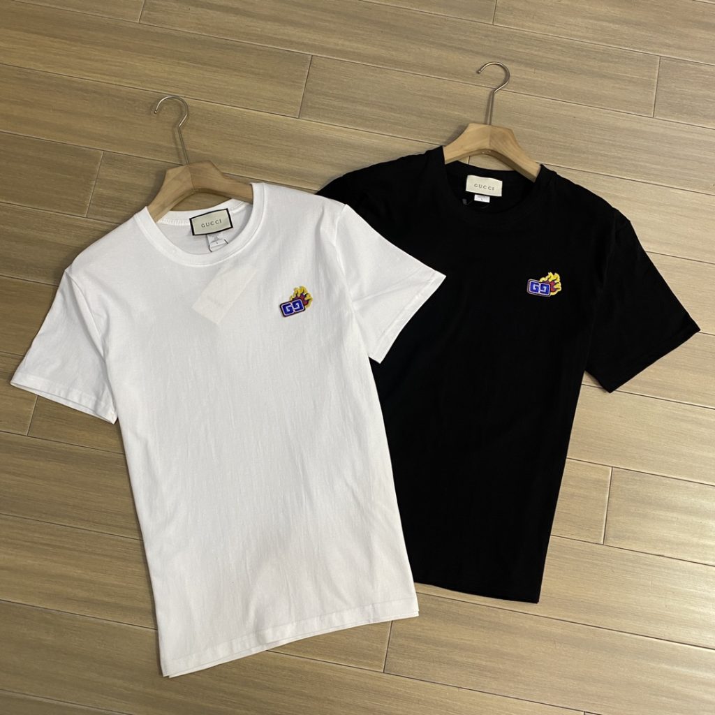 GUCCI (グッチ) 芸能人 スーパーコピー フラワー刺繍炎半袖Tシャツ