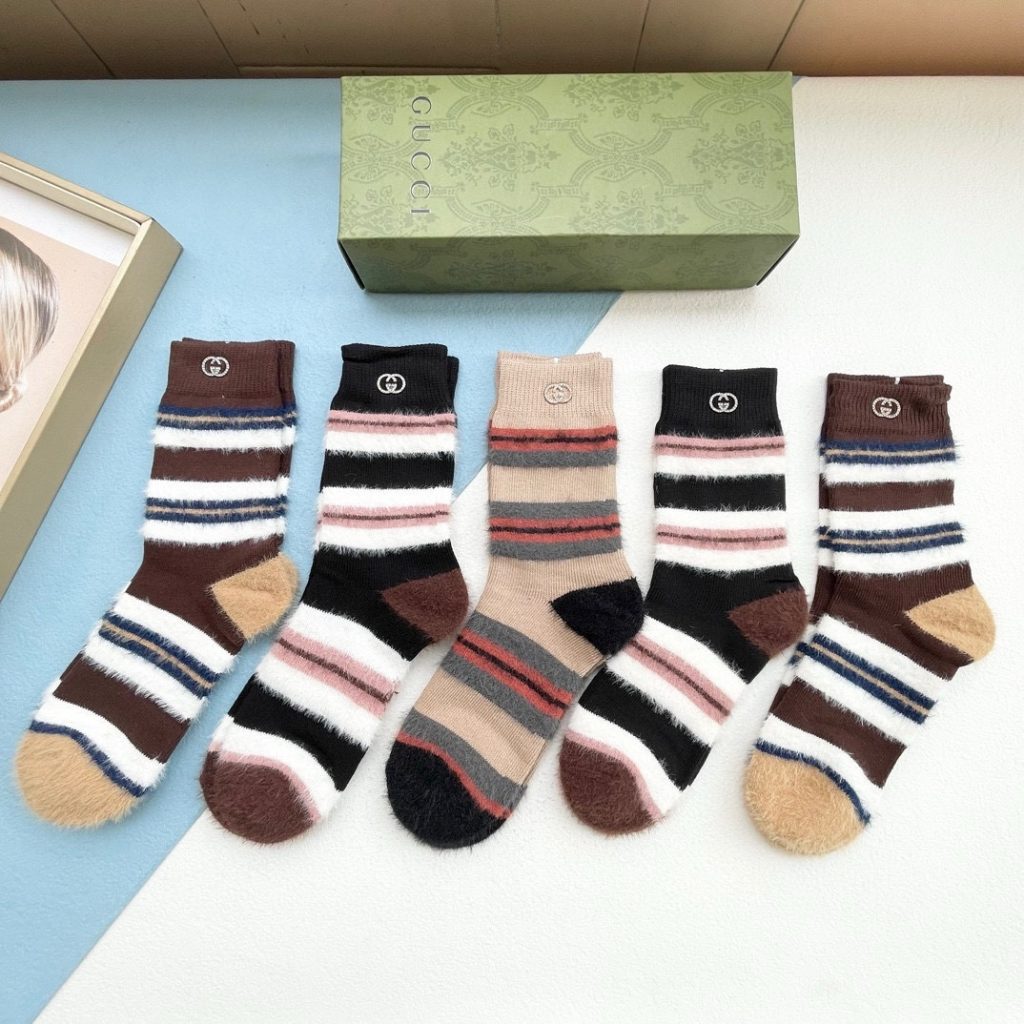 Gucci（グッチ）包装付き【一箱五足】芸能人 Gucci古奇高バージョン~爆発がよく見えますgucci 靴下🔥カシミヤ靴下 n級品