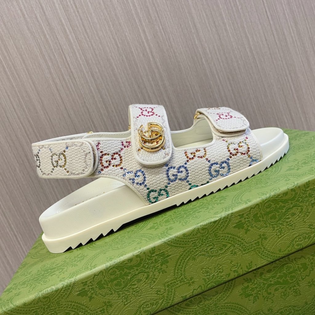Gucci（グッチ） 偽物 ビーチサンダル~~定番の老布サンダル 激安通販