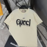 Gucci（グッチ） 芸能人コピー 新作落書きアルファベットロゴラウンドネック半袖Tシャツ 激安通販