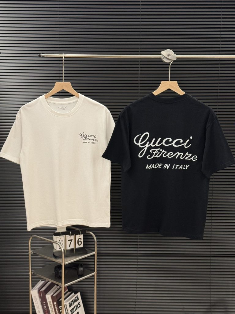 Gucci（グッチ） 2024新作 スーパーコピー アルファベットプリントペア半袖Tシャツ