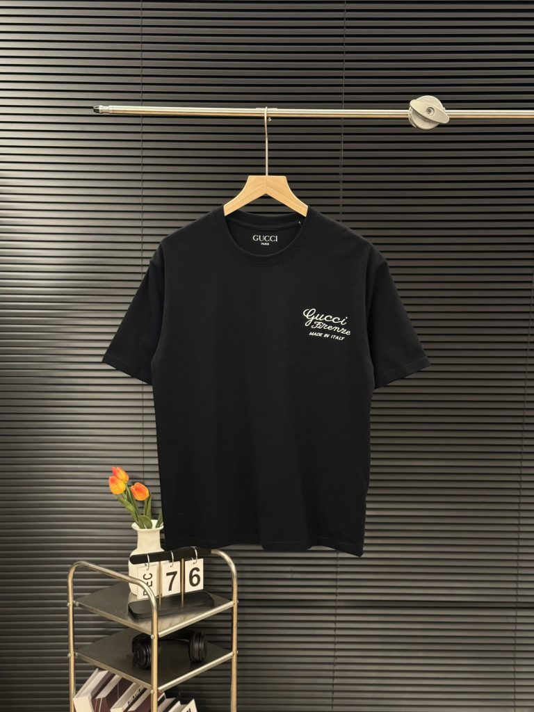 Gucci（グッチ） 2024新作 スーパーコピー アルファベットプリントペア半袖Tシャツ