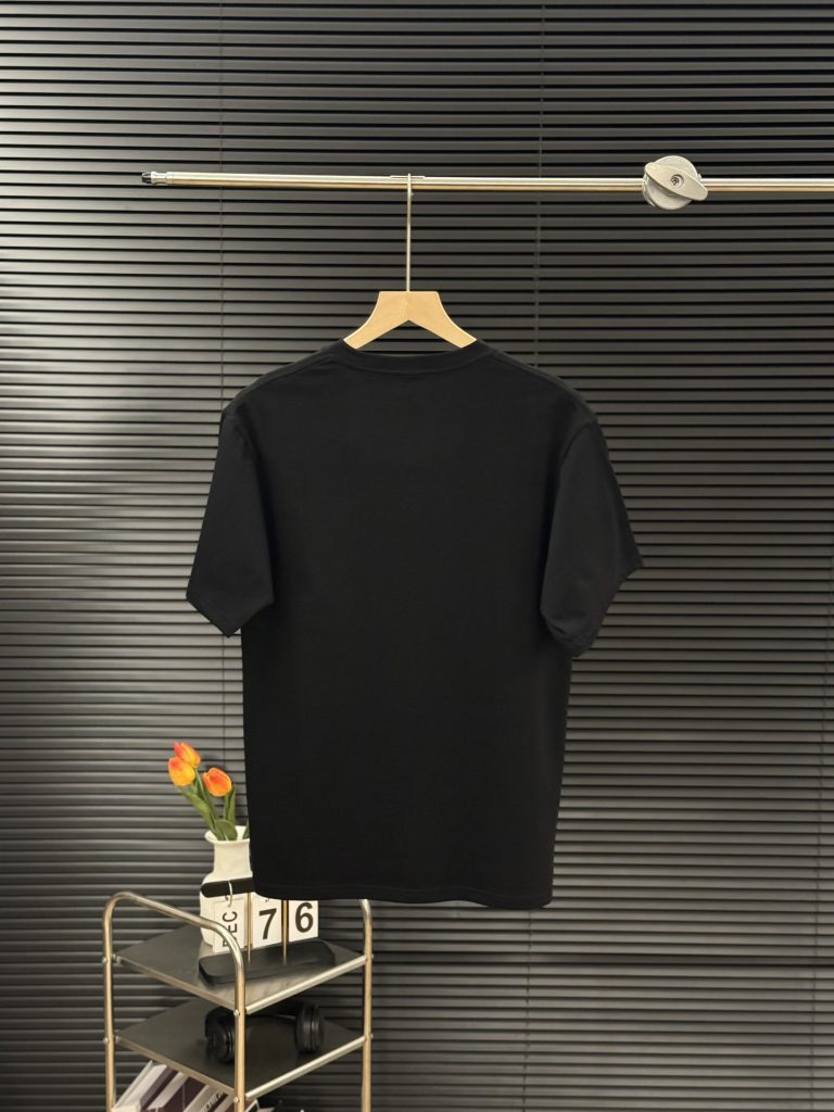 Gucci（グッチ） 2024新作 スーパーコピー アルファベットプリントペア半袖Tシャツ