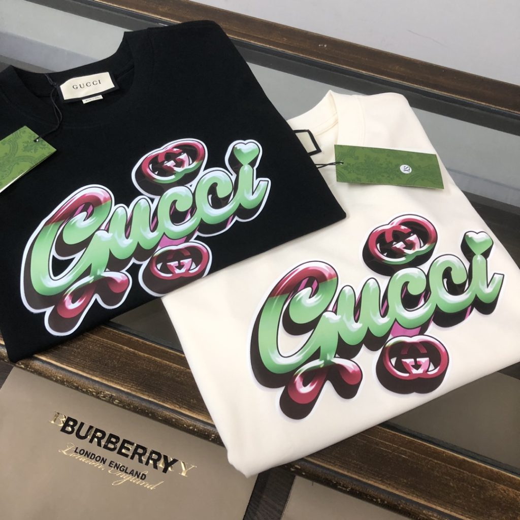 Gucci（グッチ）コピー 芸能人  春夏カップルタイプオシャレでカジュアルな半袖Tシャツ 激安通販