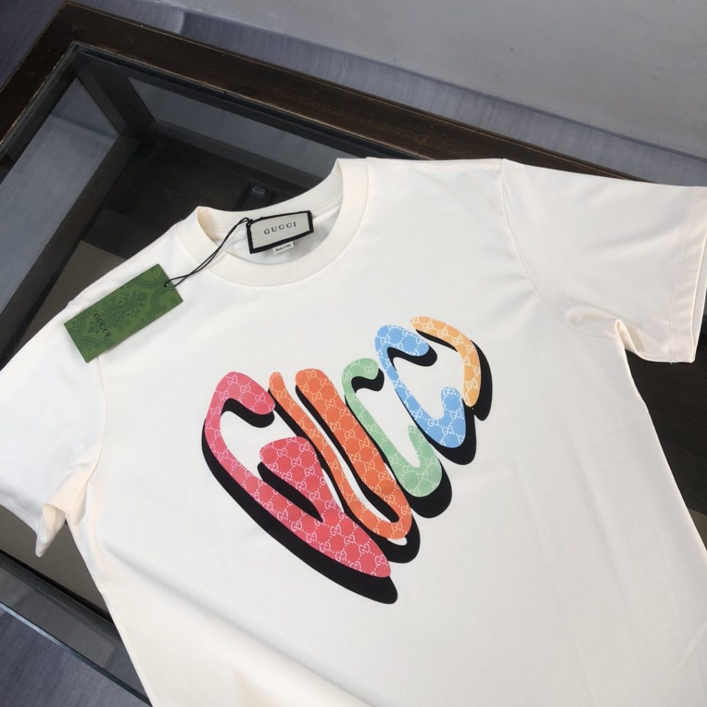 2024 春夏最新作 激安販売  グッチ コピー プリントアルファベット半袖ラウンドネックTシャツ