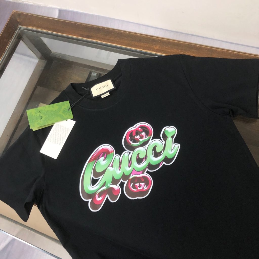 アイキャッチ 業界最高い品質グッチ スーパーコピー  ペアタイプアルファベットプリント半袖Tシャツグッチ