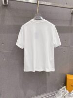 入手困難 超お得ルイヴィトン スーパーコピー 刺繍ポケットカジュアル半袖Tシャツ
