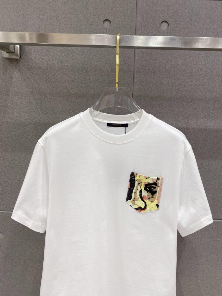  入手困難 超お得ルイヴィトン スーパーコピー 刺繍ポケットカジュアル半袖Tシャツ