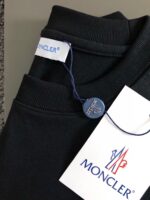 人気新作モンクレール n級品 刺しゅうグラフィティカジュアル半袖Tシャツ