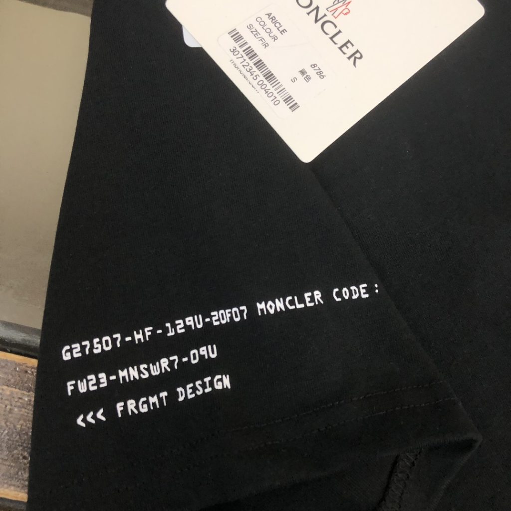 モンクレール 偽物 快適で通気性が良いアルファベットプリントカジュアルTシャツ