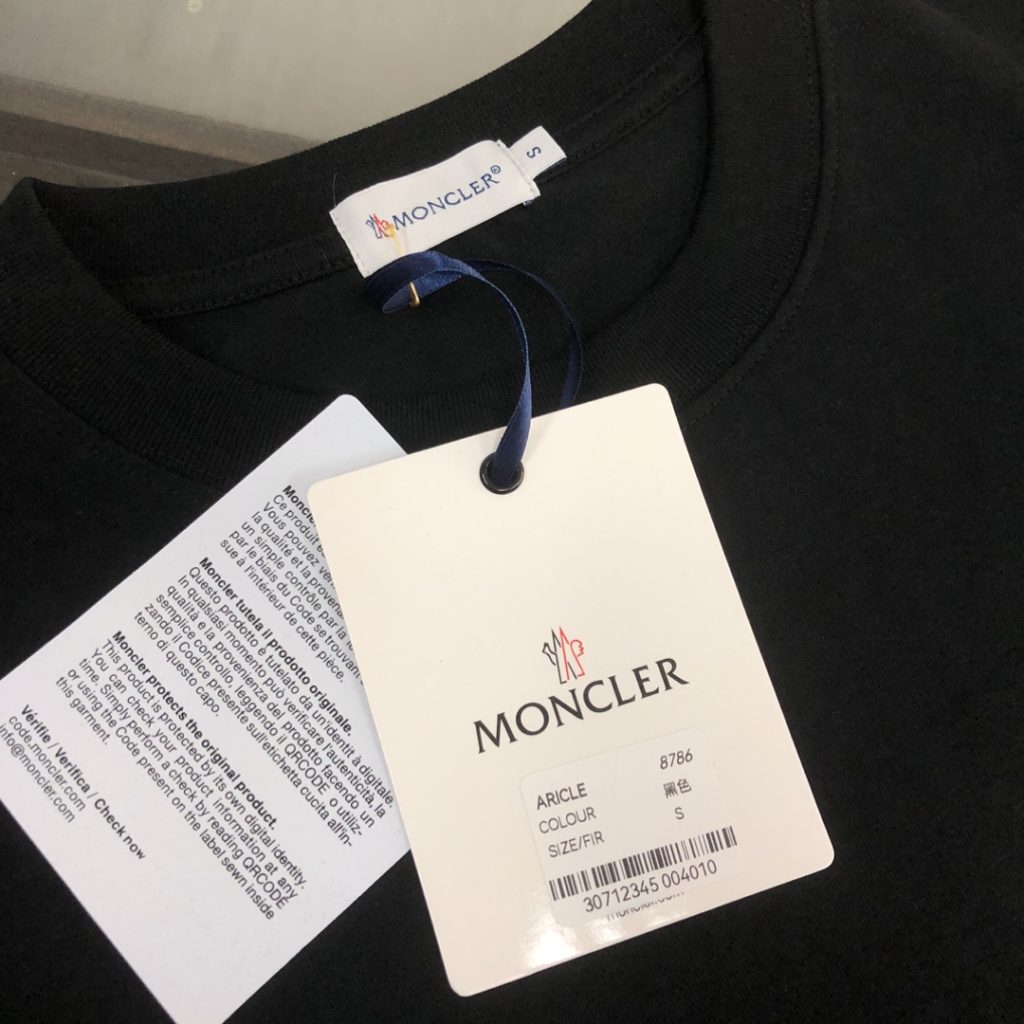 モンクレール 偽物 快適で通気性が良いアルファベットプリントカジュアルTシャツ