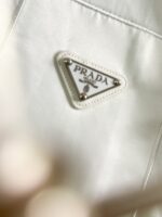 PRADA(プラダ ) スーパーコピー ファッション 刺しゅう半袖丸首Tシャツ 激安通販