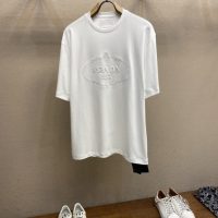 PRADA(プラダ ) 入手困難 業界最高い品質 偽物 おしゃれカジュアルロゴプリント半袖Tシャツ