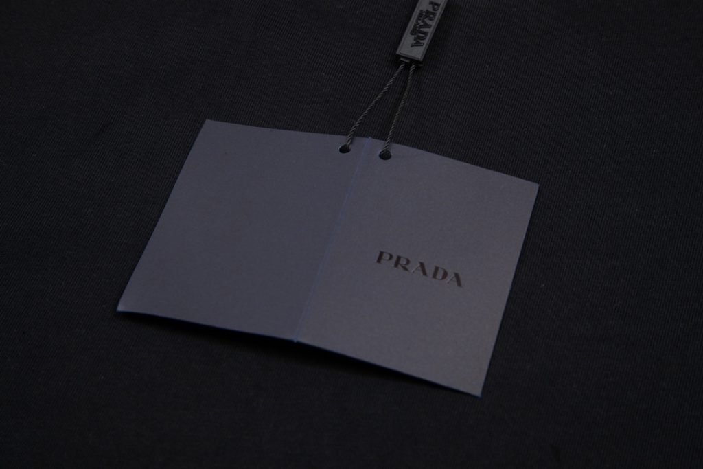  PRADA(プラダ ) 業界最高い品質スーパーコピー アルファベットプリントオシャレカジュアル半袖Tシャツ