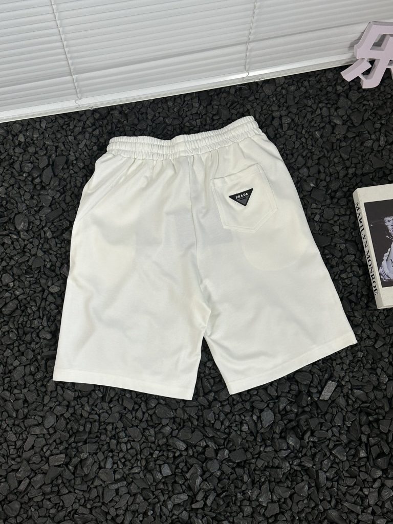 PRADA(プラダ)  業界最高い品質 スーパーコピー 定番ファッションロゴポケットショートパンツ