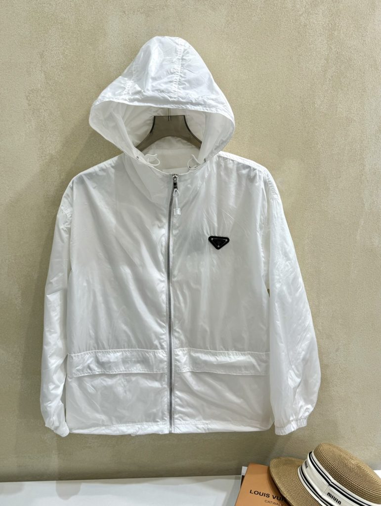 PRADA(プラダ) 2024春夏新品 業界最高い品質 スーパーコピー 薄手快適日焼け止めコート