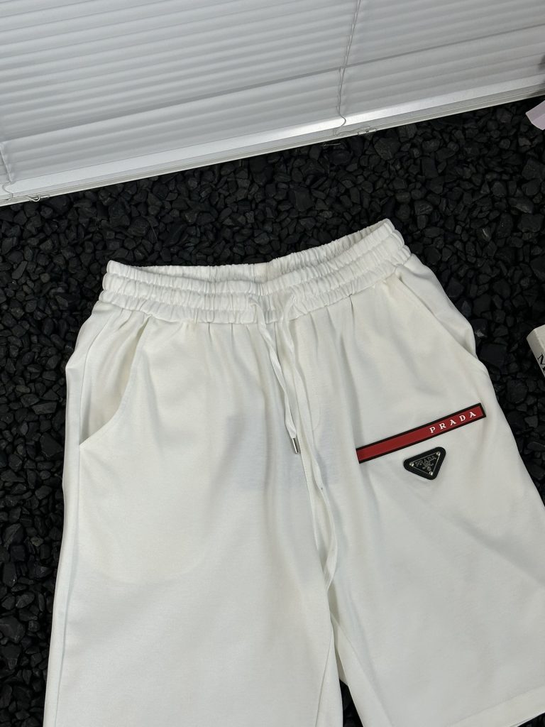 PRADA(プラダ)  業界最高い品質 スーパーコピー 定番ファッションロゴポケットショートパンツ