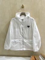 PRADA(プラダ) 2024春夏新品 業界最高い品質 スーパーコピー 薄手快適日焼け止めコート