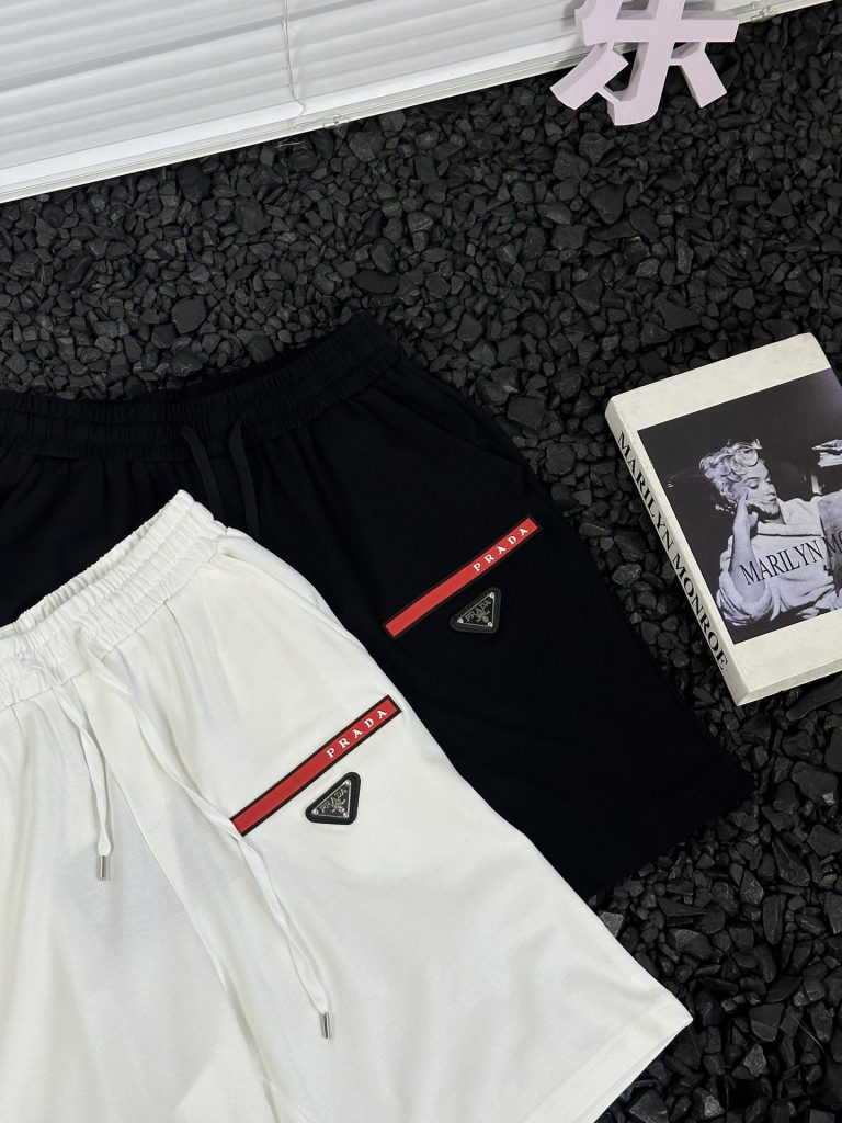 PRADA(プラダ)  業界最高い品質 スーパーコピー 定番ファッションロゴポケットショートパンツ