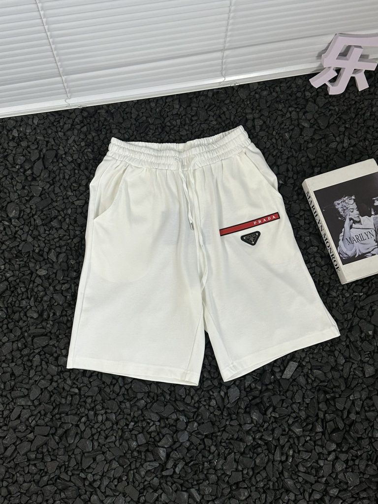 PRADA(プラダ)  業界最高い品質 スーパーコピー 定番ファッションロゴポケットショートパンツ
