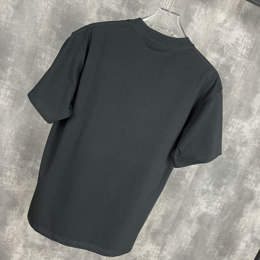 新作到着!! オシャレプラダ アウトレットtシャツ  業界最高い品質スーパーコピー ブランドの特徴 優れたデザイン
