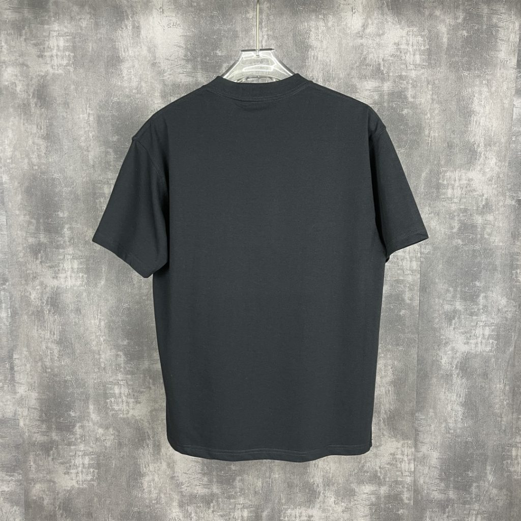 新作到着!! オシャレプラダ アウトレットtシャツ  業界最高い品質スーパーコピー ブランドの特徴 優れたデザイン
