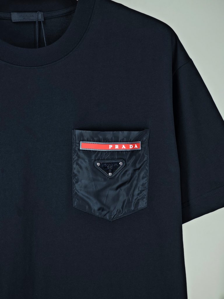 PRADA(プラダ )  スーパーコピー半袖ＴシャツNEW 圧倒的な新作 豪華な高級感 ブランドのエッセンス 優れたデザイン