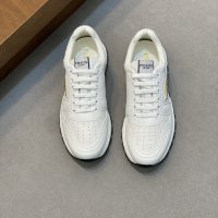 入手困難 激安通販 プラダ コピー 人気バカ売れタイプ牛革ゴム快適で通気性が良いカジュアルスニーカー