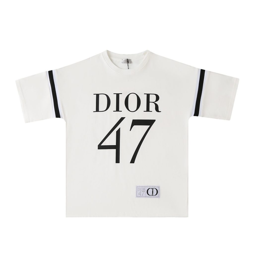 入手困難 ディオール スーパーコピー 1947ロゴプリントカジュアル半袖Tシャツ