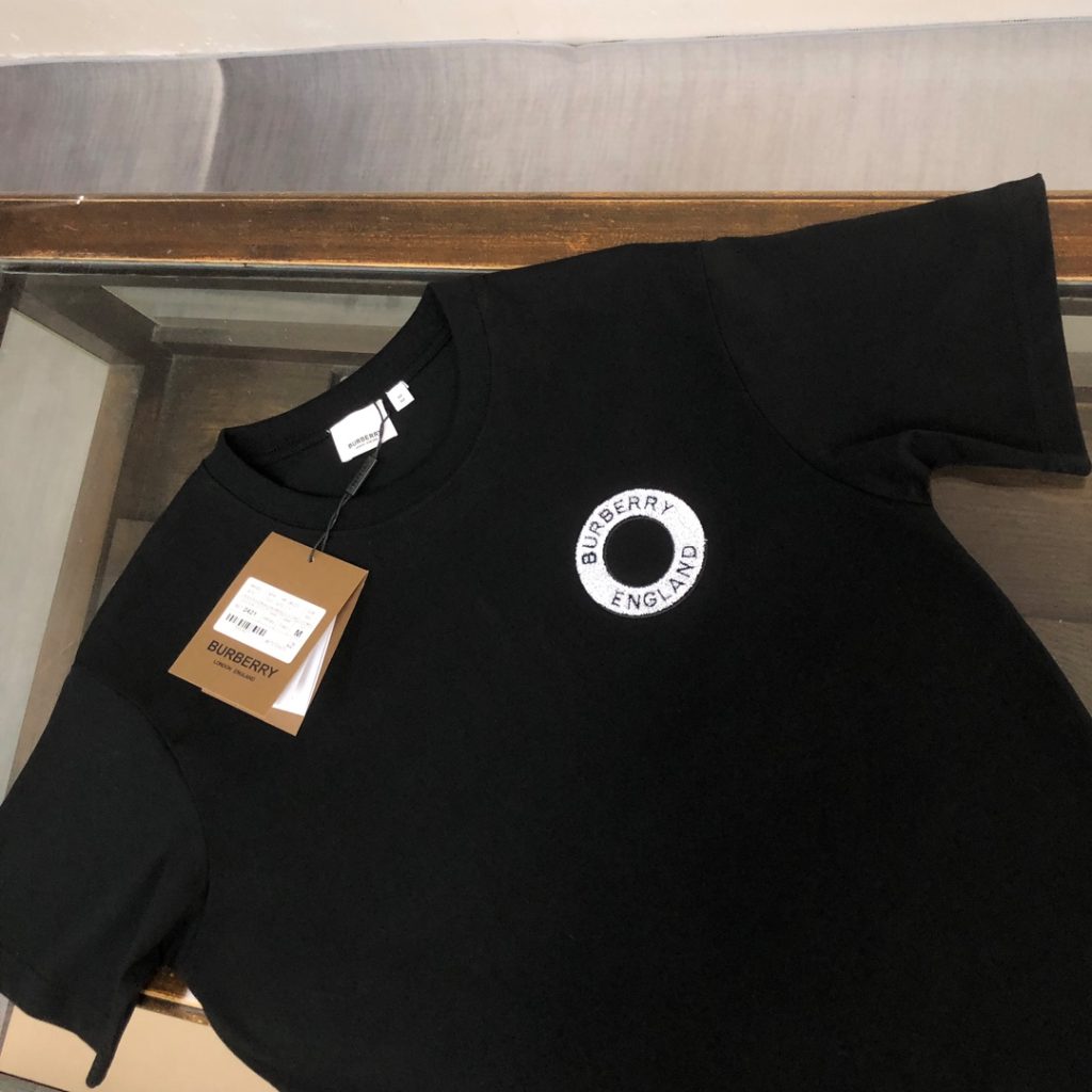 バーバリー スーパーコピー 春夏定番タイプ刺繍カジュアル半袖Tシャツ