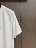 HOT100%新品 激安通販 バーバリー スーパーコピー 軍馬プリントカジュアル半袖Tシャツ