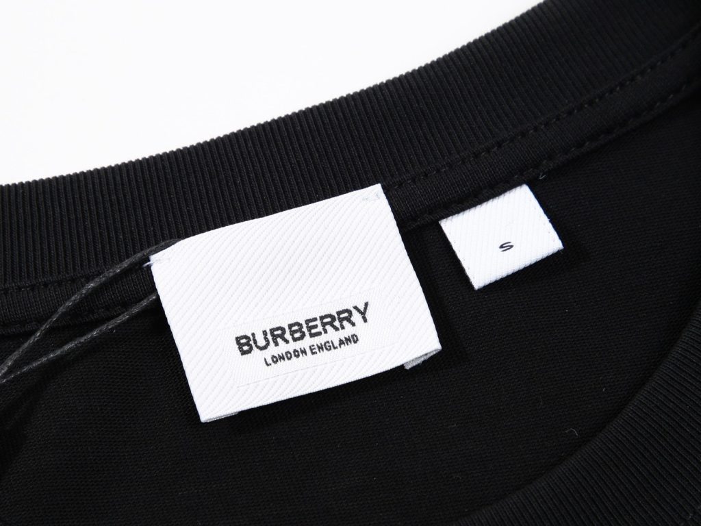 バーバリー  偽物 ファッション 高品質で柔らかくて快適なプリントlogoTシャツ