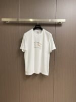 HOT100%新品 激安通販 バーバリー スーパーコピー 軍馬プリントカジュアル半袖Tシャツ