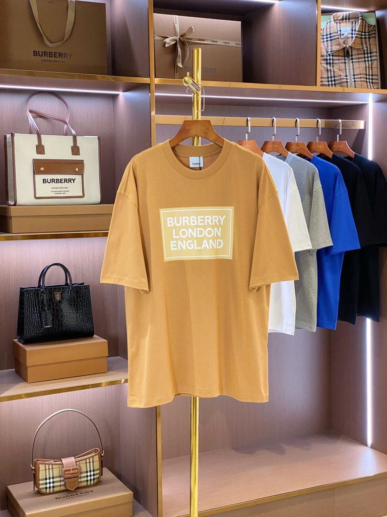 バーバリー コピー 業界最高い品質 ロゴプリントカジュアル半袖Tシャツ