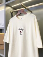 新作入荷格安 バーバリー スーパーコピー 入手困難 業界最高い品質 バラプリント半袖Tシャツ