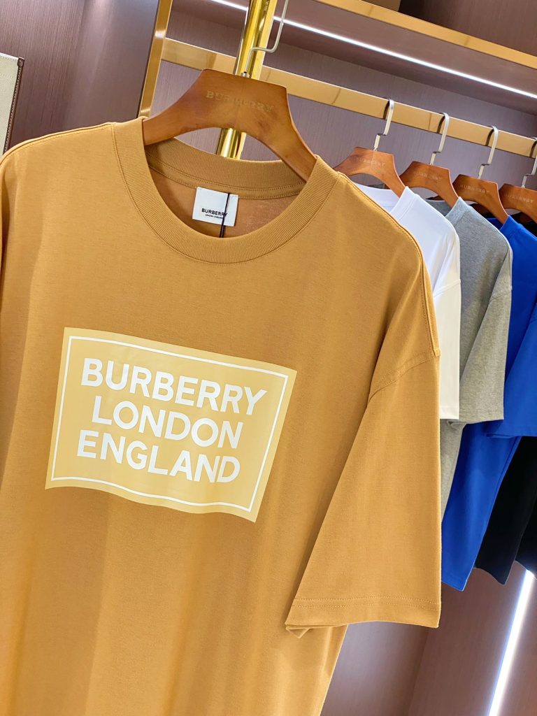 バーバリー コピー 業界最高い品質 ロゴプリントカジュアル半袖Tシャツ