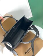 新作入荷格安 入手困難メンズ バーバリーバッグ偽物