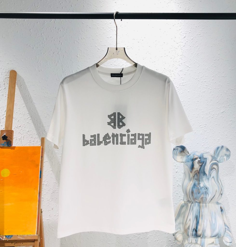 バレンシアガ  スーパーコピー  驚きの破格値 2024新着  ファッション  半袖Tシャツ 