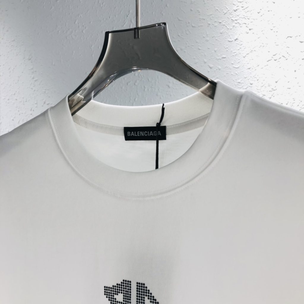 バレンシアガ  スーパーコピー  驚きの破格値 2024新着  ファッション  半袖Tシャツ 