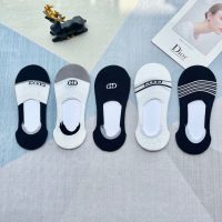 バレンシアガ 偽物 通気防臭吸汗やわらかソックス