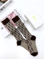 入手困難 人気の ディオール コピー 綿100%快適通気靴下5足組