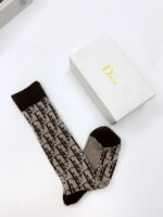 入手困難 人気の ディオール コピー 綿100%快適通気靴下5足組