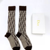 入手困難 人気の ディオール コピー 綿100%快適通気靴下5足組