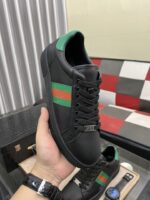 入手困難 触り心地のいい グッチ コピー 輸入牛革カジュアルスニーカー