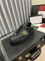 入手困難 触り心地のいい グッチ コピー 輸入牛革カジュアルスニーカー