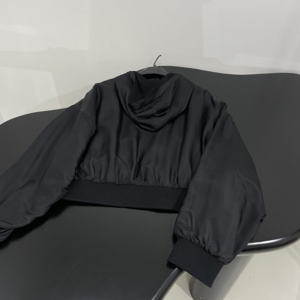 品質保証新作登場  グッチ コピー春夏新作日焼け止めパーカーコート
