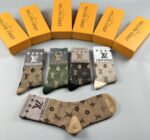 ルイヴィトン 偽物 限定販売 最高品質 抗菌防臭 吸汗速乾 中筒靴下 五足組