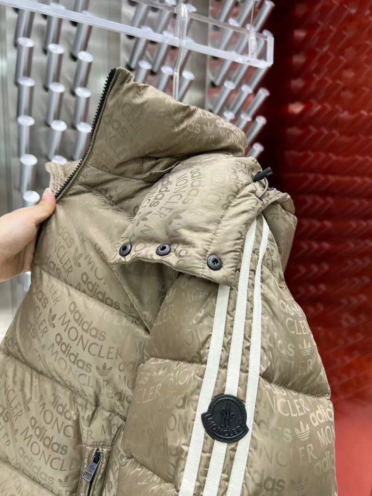 個性的 魅力的 心地よい コットン素材 モンクレール  コピー アルファベットプリントダウンジャケット